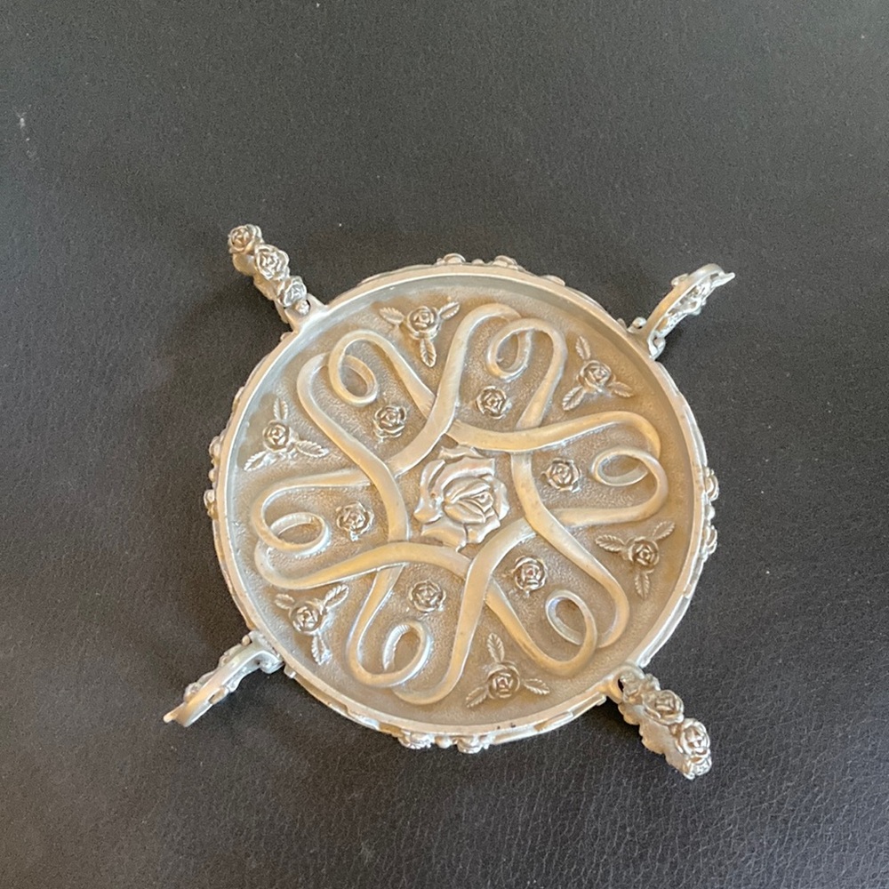 Elegant Trivet plate with Rose Design